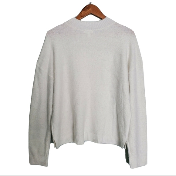 NEW Abound White Geometric Soft Sweater - Picture 3 of 5